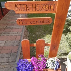 Köszöntő tábla