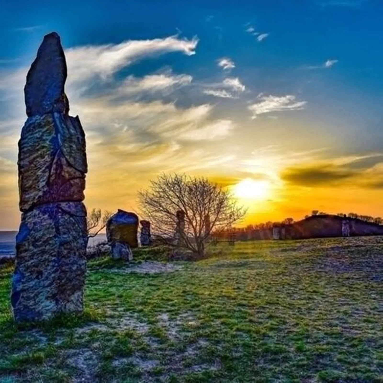 Zalahalápi Stonehenge, Ébredő Vulkán Szoborpark